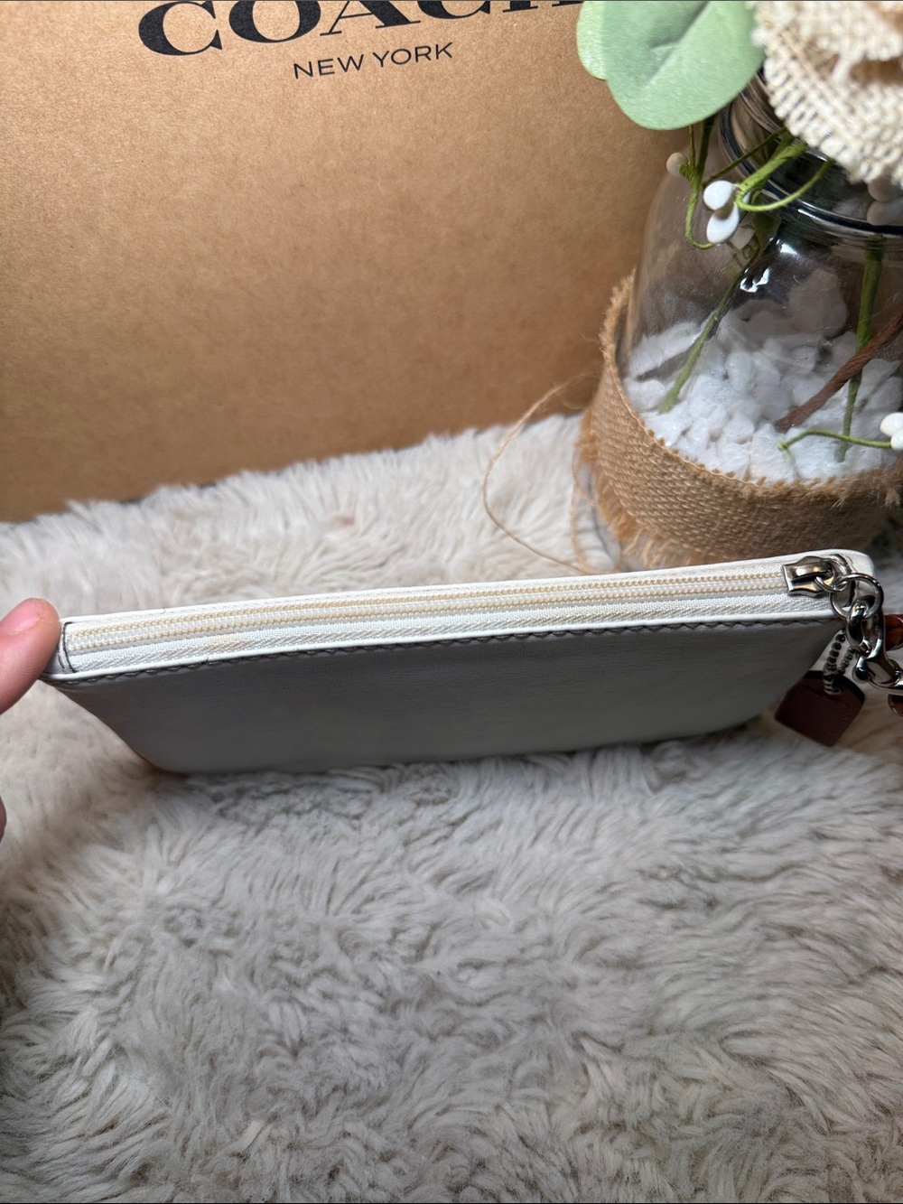 ✨ Vintage Coach Hampton Buckle Wristlet✨ - Picture 5 of 11